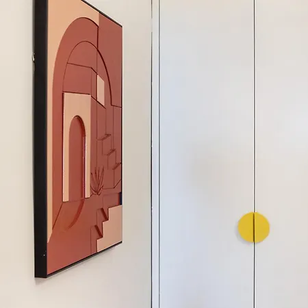 Spacious & Comfortable In Center Apartamento