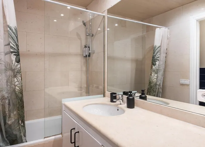 Spacious & Comfortable In Center